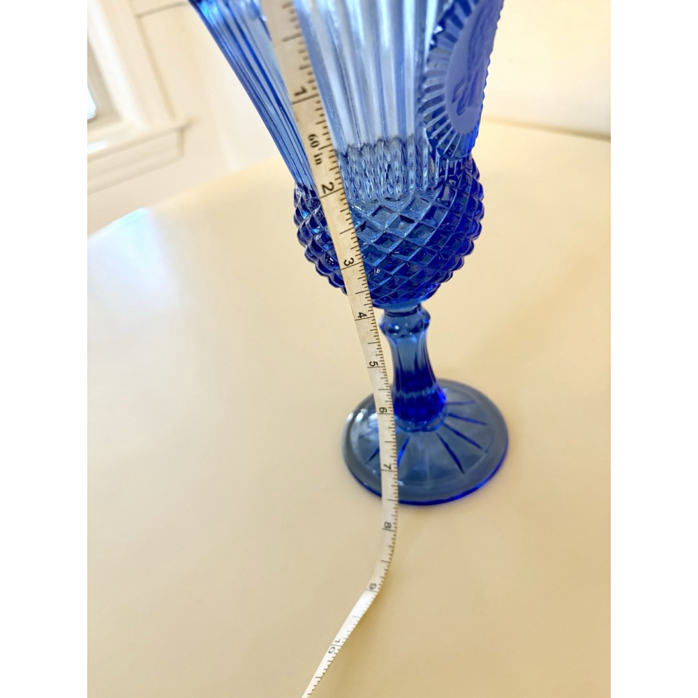 Vintage Cobalt Blue Cameo Portrait Goblets Set of 2 Medallion Glass Wine Glasses - Picture 4 of 6